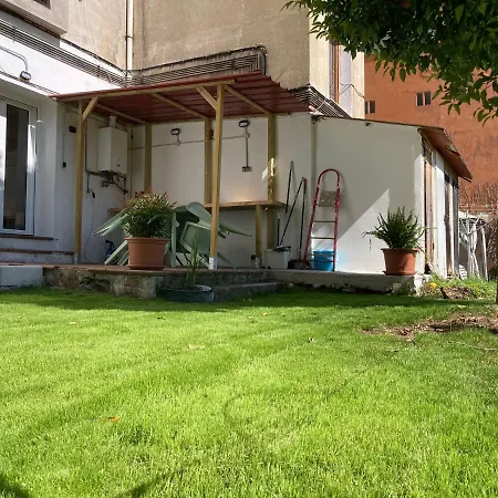 Con Jardin En El Antiguo